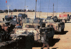 Вывод советских войск из Афганистана. На переднем плане БМП-2Д с нештатным дополни тельным бронированием на башне