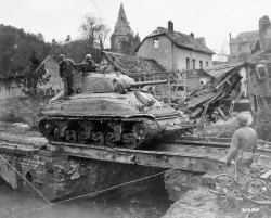 M4A1 «Шерман» на переправе. Германии, март 1945 г.